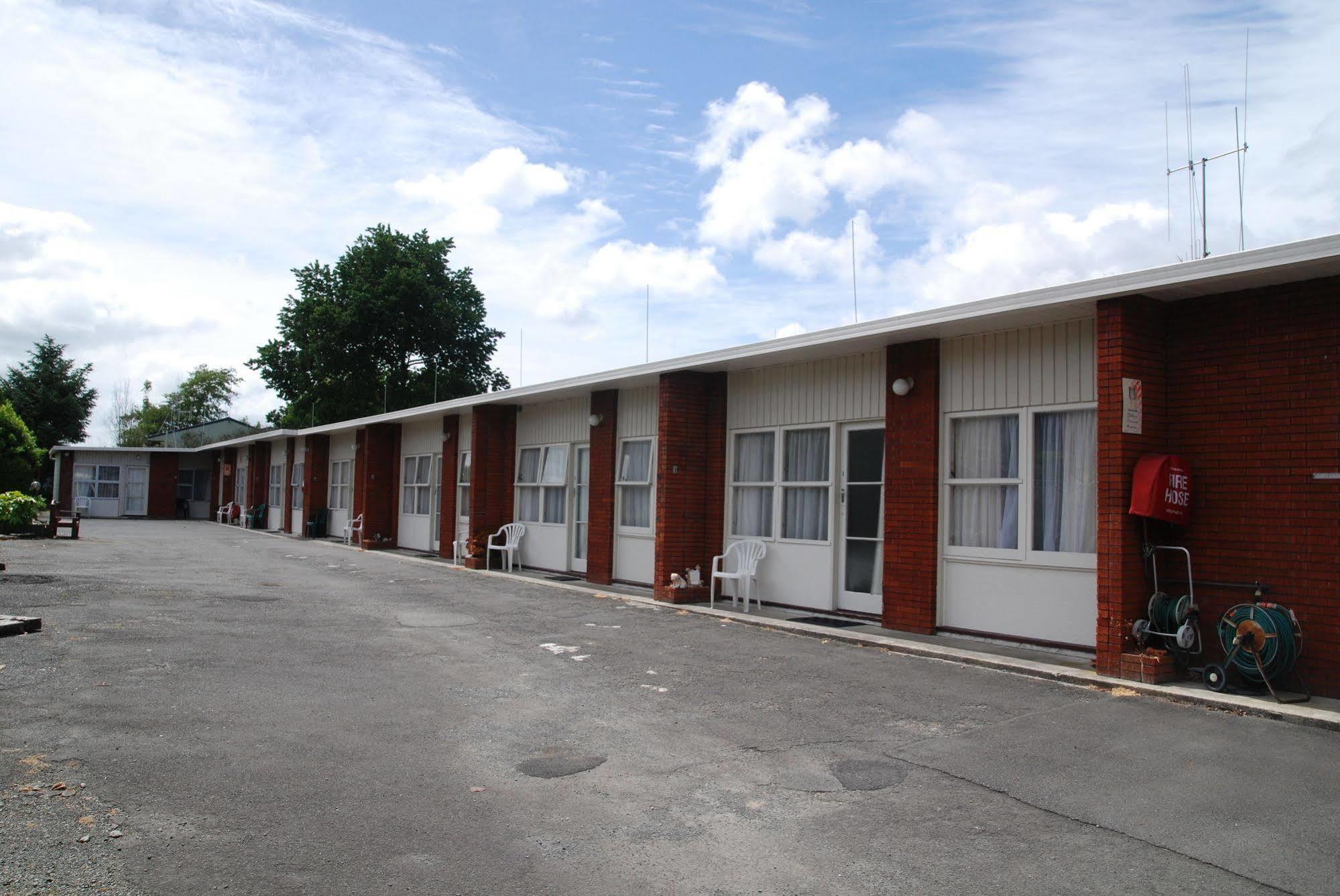 Manhattan Lodge Motel Hamilton Buitenkant foto