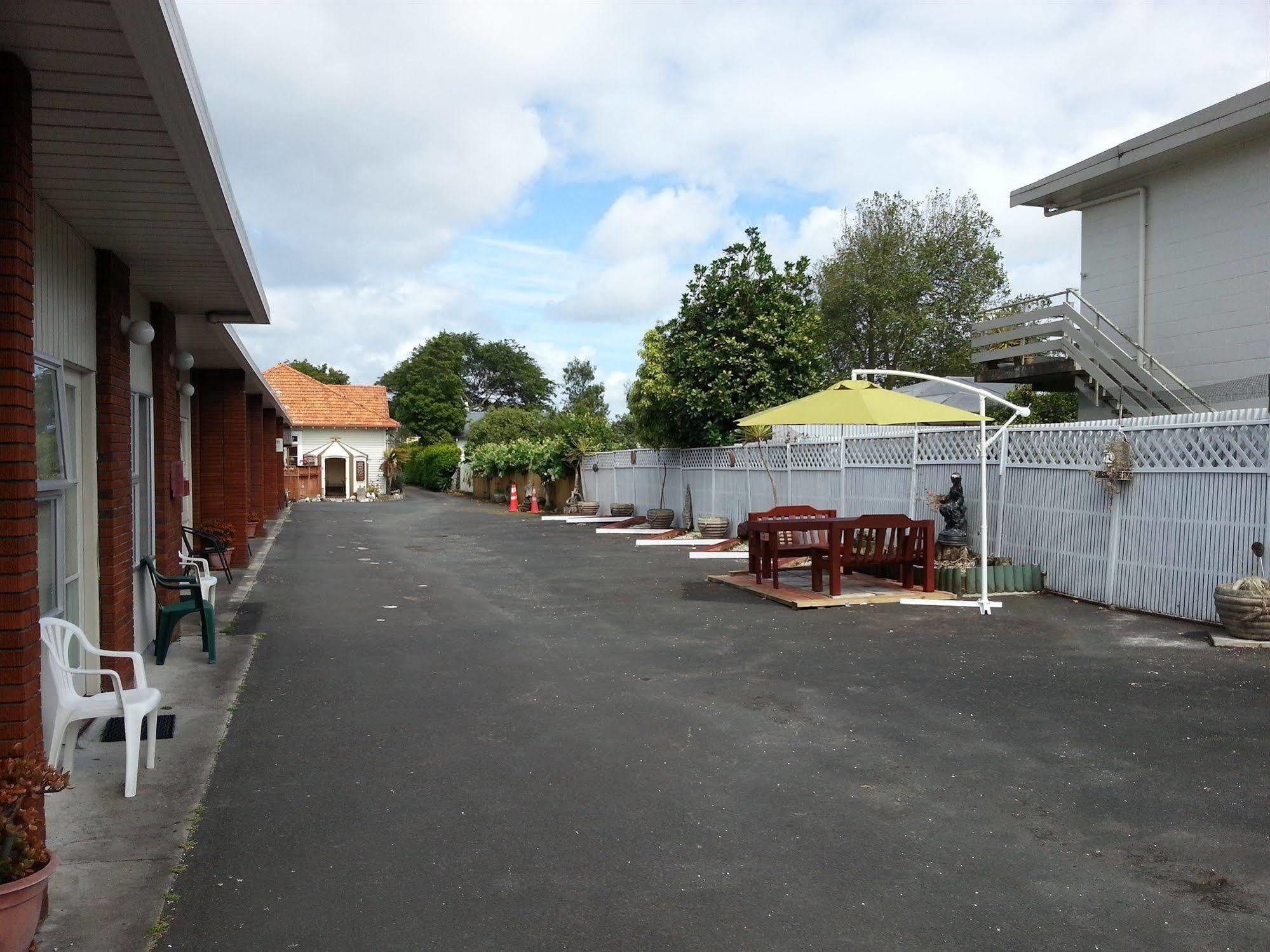 Manhattan Lodge Motel Hamilton Buitenkant foto