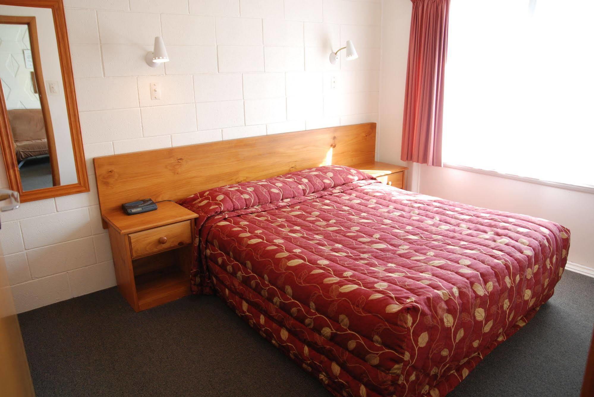 Manhattan Lodge Motel Hamilton Buitenkant foto